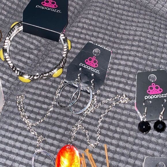 Paparazzi huge lot of new jewelry bracelets necklaces earrings - Picture 9 of 11